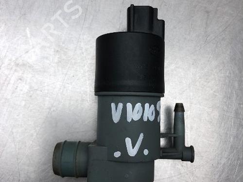 Used Washer pump TOYOTA YARIS (_P13_) 1.4 D (NLP130_, NLP130) (90 hp) 13185913