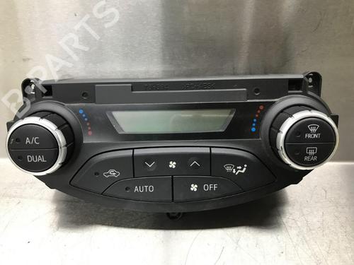 Used Climate control TOYOTA YARIS (_P13_) 1.5 Hybrid (NHP130_) (101 hp) 10854230