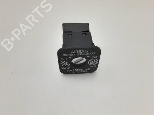 Used Switch TOYOTA YARIS (_P13_) 1.5 Hybrid (NHP130_) (101 hp) 10840178