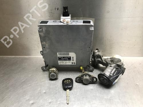 Used Control unit Control unit TOYOTA COROLLA Verso (_E12_) 1.6 VVT-i (ZZE121_, ZZE121R) (110 hp) 17228679 17228679