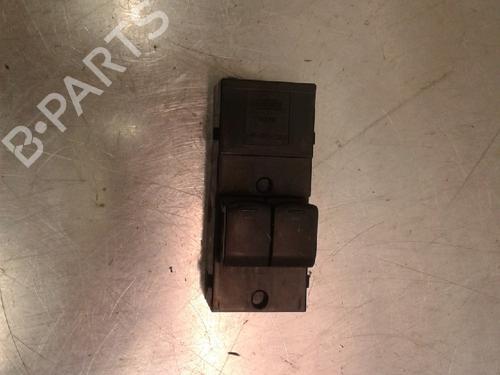 Used Switch NISSAN MICRA III (K12) 1.2 16V (65 hp) 10827336