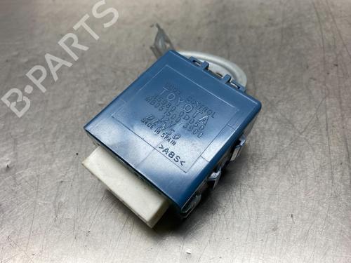 Used Electronic module TOYOTA YARIS (_P1_) 1.3 (SCP12_, SCP13_, SCP12R, SCP13R) (87 hp) 10859543