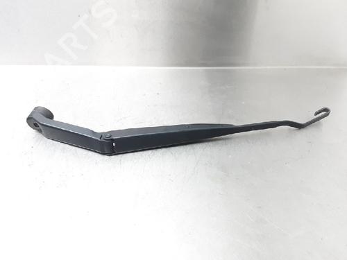 Used Front windshield wiper arm SUZUKI SWIFT V (AZ) 1.2 (A2L412, ZC83S) (90 hp) 13177770