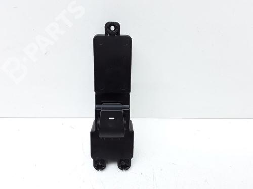 switch-hyundai-tucson-tl-tle-20-crdi-93575d3021-2015-2016-2017-2018-2019-2020-2021-2022-2023-10839237 main image