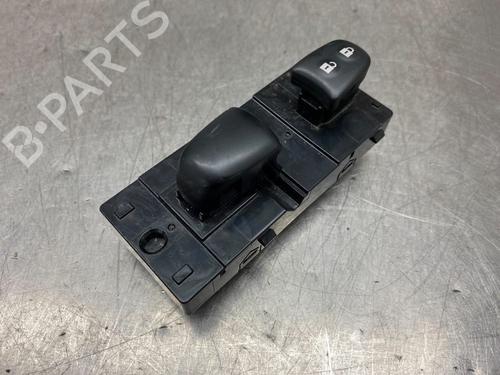 Used Switch NISSAN MICRA V (K14) 0.9 IG-T (90 hp) 13715001