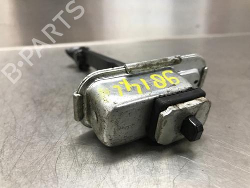 Used Hinge/Door check strap HYUNDAI i40 I CW (VF) 1.7 CRDi (141 hp) 13181466