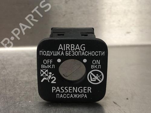 Used Switch MITSUBISHI OUTLANDER III (GG_W, GF_W, ZJ, ZL, ZK) 2.4 Hybrid 4WD (GG3W) (208 hp) 14987761