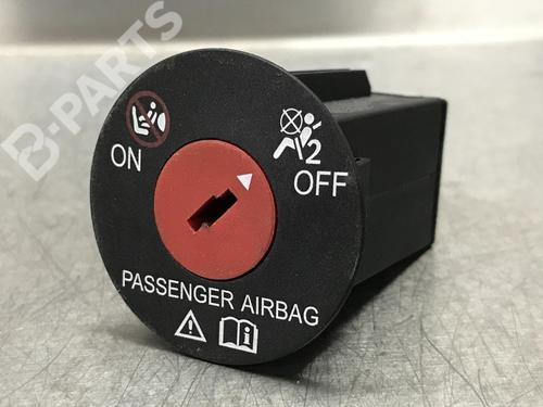 switch-suzuki-celerio-lf-10-avk310-3897052k00-2014-10857427 main image