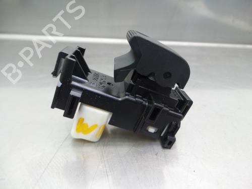 Used Switch TOYOTA YARIS (_P13_) 1.5 Hybrid (NHP130_, NHP130) (101 hp) 10825054