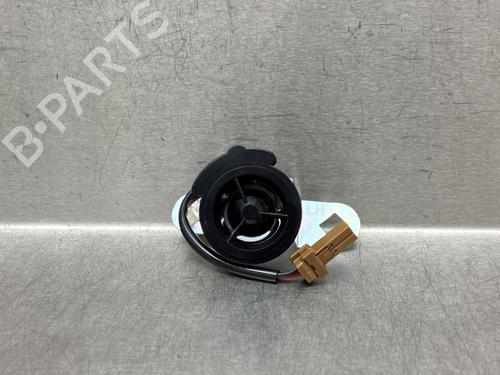speaker-nissan-pulsar-hatchback-c13-2014-33218140 main image