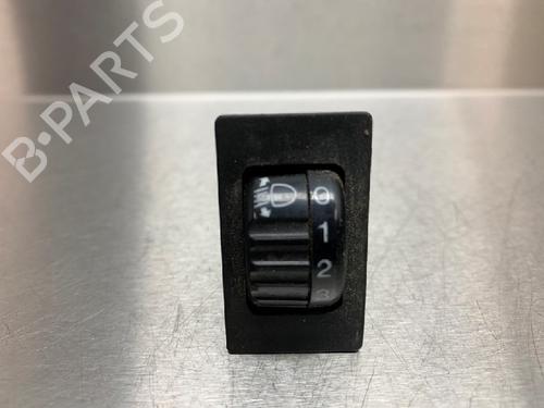 Used Switch TOYOTA HIACE IV Van (__H1_, __H2_) 2.4 TD (LXH12, LXH22) (90 hp) 10843284
