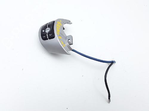 Used Steering wheel controls TOYOTA YARIS (_P9_) 1.3 VVT-i (SCP90_, SCP90R) (87 hp) 13174184