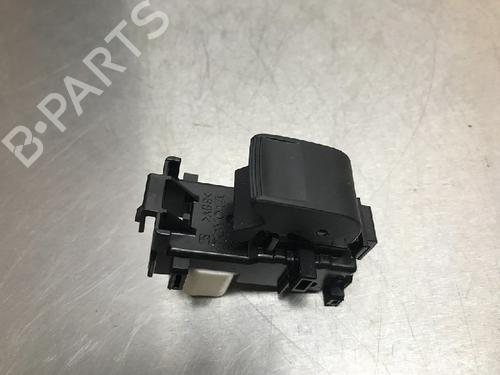 Used Switch TOYOTA YARIS (_P13_) 1.5 Hybrid (NHP130_) (101 hp) 10847716