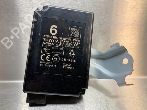 Used Electronic module TOYOTA YARIS (_P13_) 1.5 (NSP131_) (112 hp) 10844792