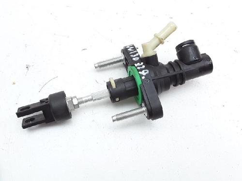 Used Clutch slave cylinder TOYOTA AVENSIS Estate (_T27_) 2.0 VVT-i (ZRT272_, ZRT272R) (152 hp) 13167772