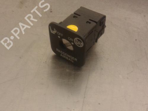 Commutateur TOYOTA AURIS (_E15_) 1.8 Hybrid (ZWE150_, ZWE150R) (136 hp) 10828183