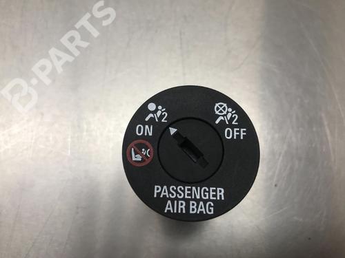 switch-chevrolet-aveo-hatchback-t300-13-d-13577258-2011-10859282 main image