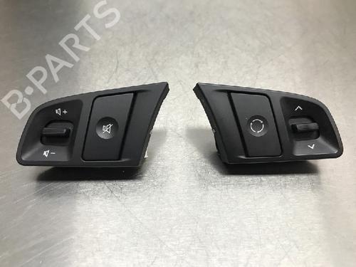 Used Steering wheel controls KIA VENGA (YN) 1.6 CVVT (125 hp) 13178160