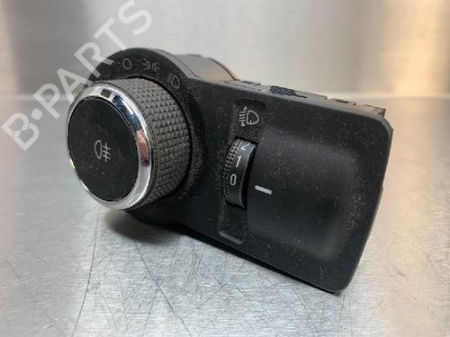 Used Headlight switch CHEVROLET AVEO Hatchback (T300) 1.3 D (95 hp) 10846011