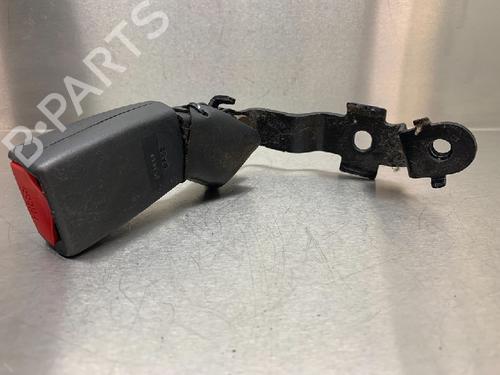 Used Seat buckle TOYOTA AVENSIS Estate (_T25_) 2.2 D-CAT (ADT251_, ADT251R) (177 hp) 13176834