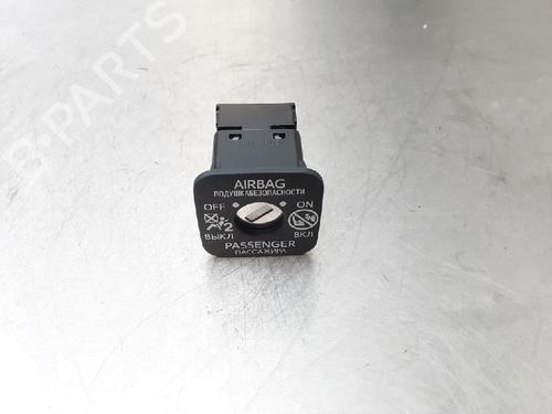 Used Switch TOYOTA AURIS (_E18_) 1.8 Hybrid (ZWE186_, ZWE186R) (136 hp) 10848169