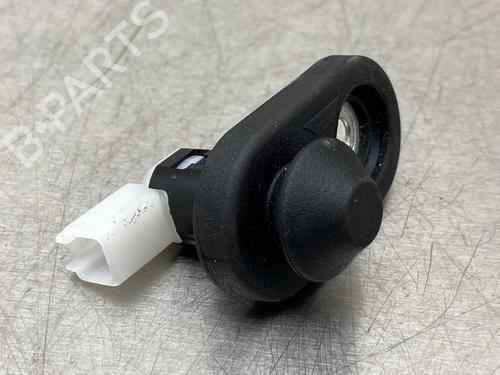 Used Switch TOYOTA YARIS (_P21_, _PA1_, _PH1_) 1.5 Hybrid (MXPH11) (92 hp) 10858472