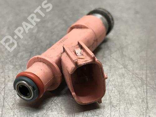 Used Injector Injector TOYOTA YARIS (_P13_) 1.5 Hybrid (NHP130_, NHP130) (101 hp) 10853689 10853689