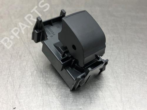 Used Switch Switch TOYOTA YARIS (_P21_, _PA1_, _PH1_) 1.5 Hybrid (MXPH10, MXPH11) (116 hp) 17032444 17032444