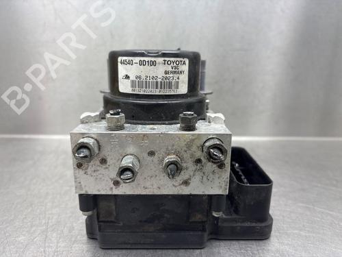 Used ABS pump TOYOTA YARIS (_P13_) 1.3 (NSP130_, NSP130) (99 hp) 25148941