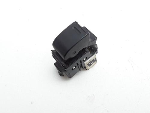Used Switch Switch TOYOTA YARIS (_P1_) 1.0 (SCP10_, SCP10R) (68 hp) 10830926 10830926