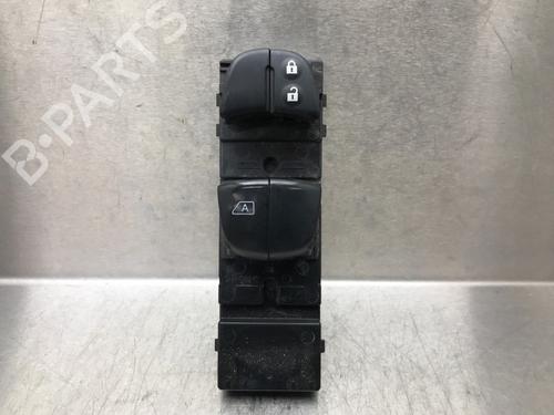 Used Switch NISSAN MICRA V (K14) 0.9 IG-T (90 hp) 12580997