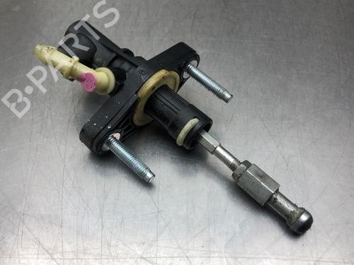 Used Clutch slave cylinder TOYOTA YARIS (_P13_) 1.0 (KSP130_, KSP130) (69 hp) 17672445