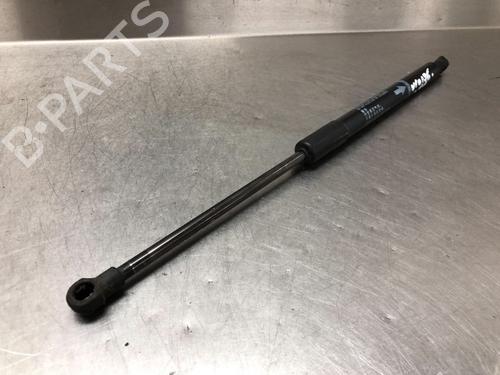Used Tailgate lift support TOYOTA YARIS (_P13_) 1.5 Hybrid (NHP130_, NHP130) (101 hp) 13109625
