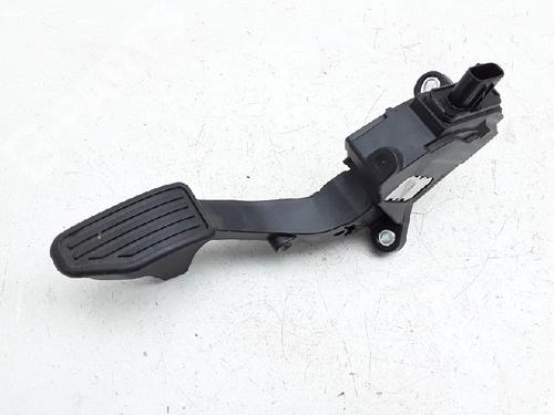 Used Pedal Pedal TOYOTA YARIS (_P13_) 1.5 Hybrid (NHP130_, NHP130) (101 hp) 10831711 10831711
