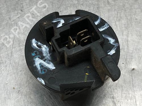 Used Heater resistor DAIHATSU SIRION (M1) 1.0 i (M100) (56 hp) 11778977