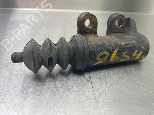Used Clutch slave cylinder TOYOTA COROLLA Saloon (_E12_) 1.6 VVT-i (ZZE121_, ZZE121R) (110 hp) 13179308