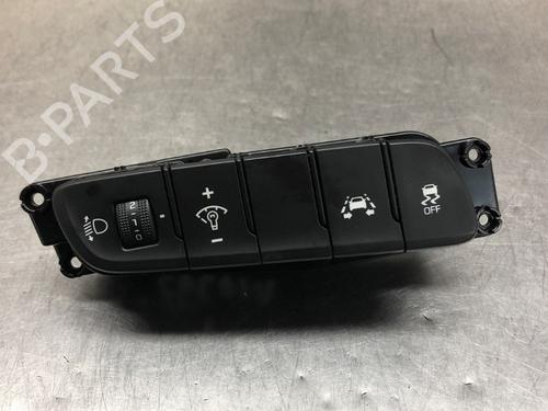 Used Switch HYUNDAI i30 Estate (PDE) 1.6 CRDi (110 hp) 17642324