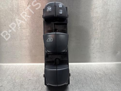 Used Switch NISSAN LEAF (ZE1) Electric (150 hp) 25122324