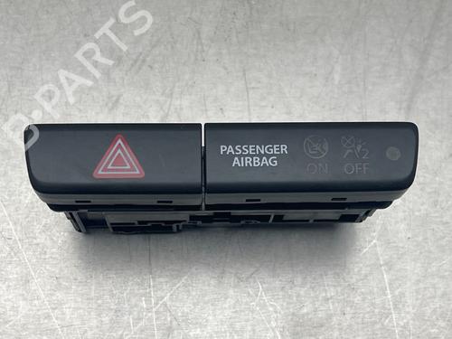 Advarselskontakt SUZUKI VITARA (LY) 1.4 Hybrid (Mild Hybrid) AllGrip (APK414) (129 hp) 13182708
