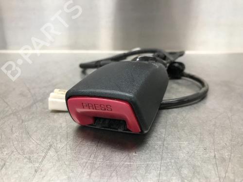 Used Seat buckle TOYOTA AURIS (_E18_) 1.4 D-4D (NDE180_, NDE180R) (90 hp) 13181421