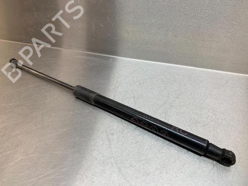 Used Tailgate lift support TOYOTA YARIS (_P13_) 1.5 (NSP131_) (112 hp) 13176240