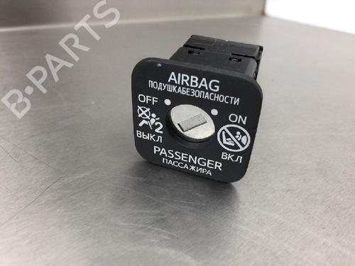 Used Switch TOYOTA RAV 4 IV (_A4_) 2.0 D (ALA40_, ALA40R) (124 hp) 10845046