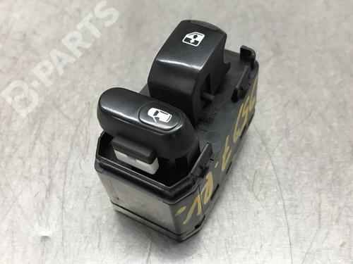 switch-ssangyong-rexton-rexton-ii-gab_-27-xdi-96327938-2002-10855476 main image