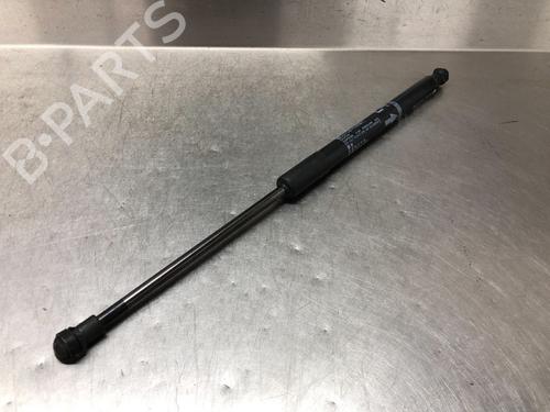 Gassdemper Bakluke TOYOTA YARIS (_P13_) 1.5 Hybrid (NHP130_, NHP130) (101 hp) 13109632