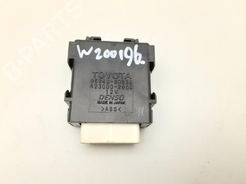 Used Electronic module TOYOTA YARIS (_P13_) 1.5 Hybrid (NHP130_) (101 hp) 10840174