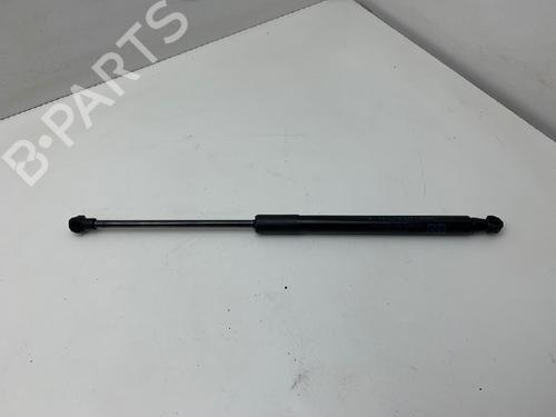 Used Tailgate lift support TOYOTA YARIS (_P13_) 1.5 Hybrid (NHP130_) (101 hp) 13174243