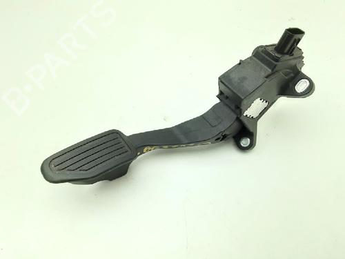 Used Pedal TOYOTA YARIS (_P13_) 1.3 (NSP130_, NSP130) (99 hp) 10841239