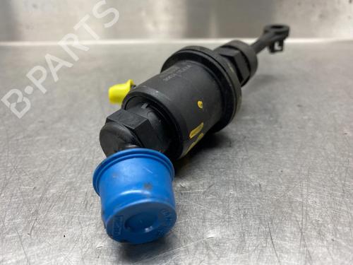 Clutch slave cylinder NISSAN JUKE (F15) 1.6 | BP13183911M113 