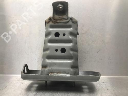Used Front bumper bracket SUBARU TREZIA 1.3 (NSP120X, NSP120L) (99 hp) 13184921