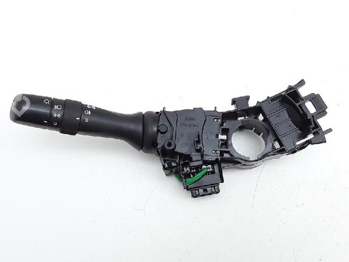 Used Headlight switch TOYOTA YARIS (_P13_) 1.5 Hybrid (NHP130_, NHP130) (101 hp) 10831108